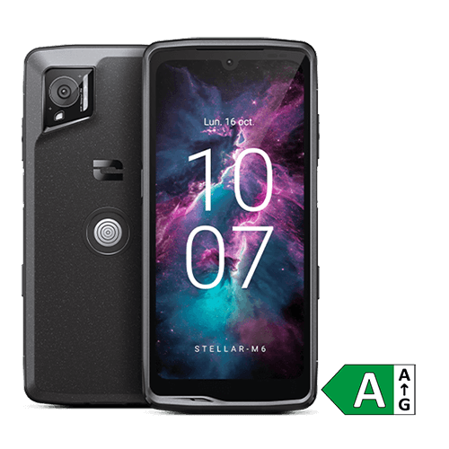 Abgebildet ist ein schwarzes Crosscall Stellar M6. Links ist die Rückseite mit einer Kamera, dem Crosscall Logo und einem Fingerabdrucksensor zu sehen, rechts die Vorderseite mit einem Display, auf dem die Uhrzeit 10.07 Uhr und „Stellar – M6“ steht. Unten rechts befindet sich ein grünes Energieeffizienzlabel mit der Klasse „A“.